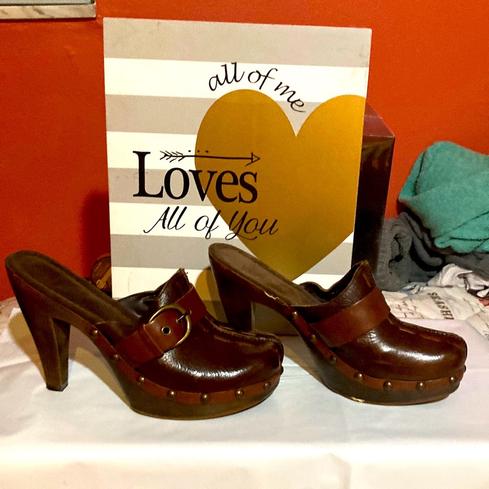 GUC White Mt. Clogs Size 7 Brown Leather Upper